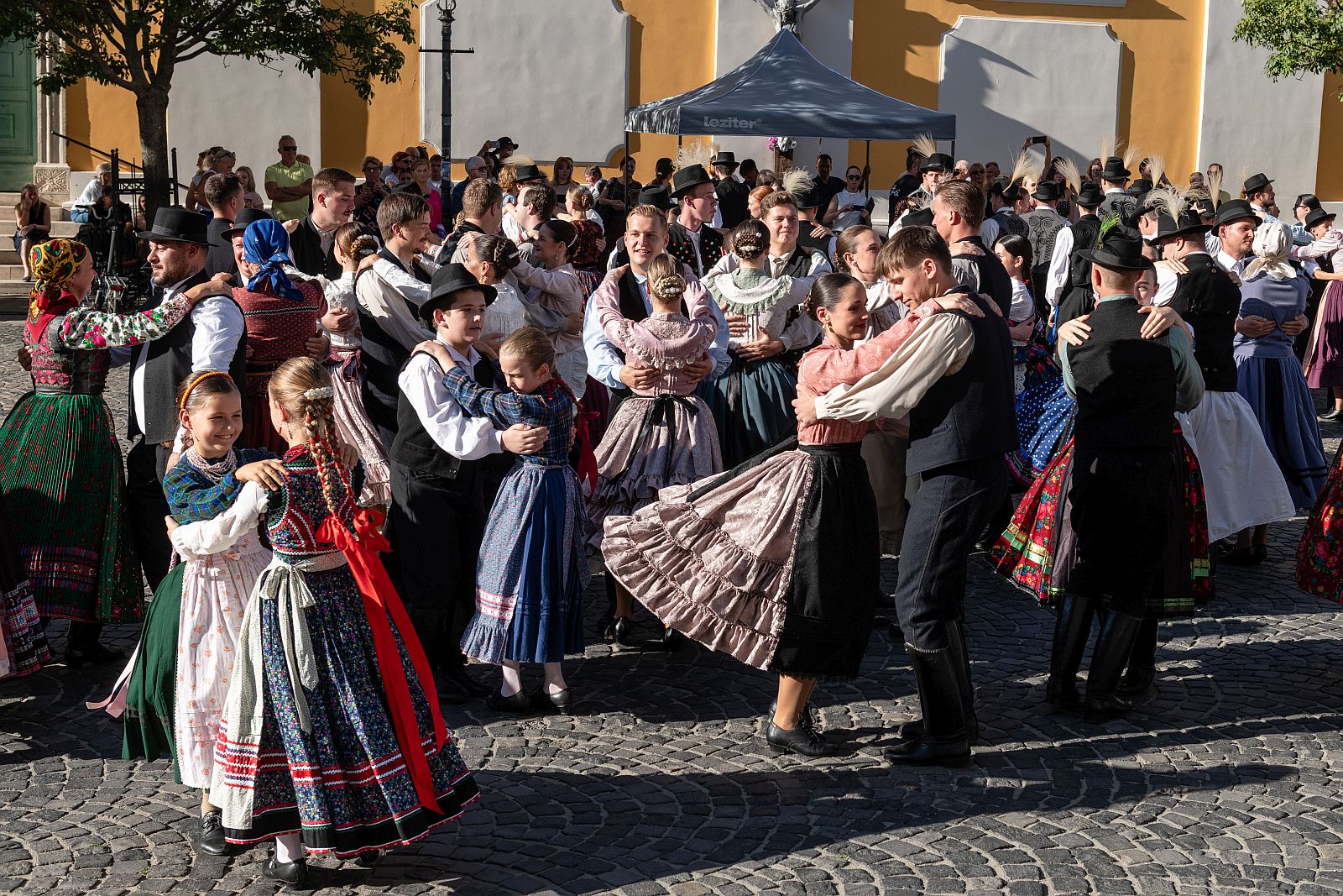 Tíz Fejér vármegyei néptáncegyüttes találkozott Székesfehérváron